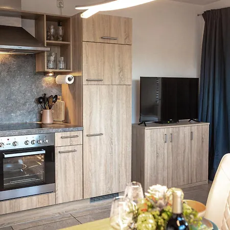 Solim - Luxus Traumapartment Mit Bergblick, 140 Qm, Kamin, 6 Personen *